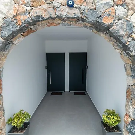 Aurora 5 Sea View Near The Apartment